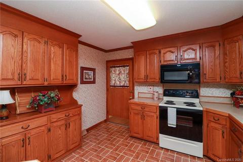 2116 Bertha St, Kannapolis, NC 28083 photo 3