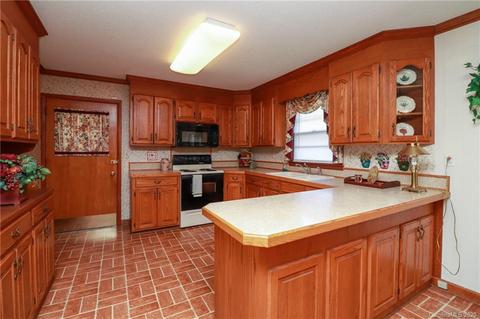 2116 Bertha St, Kannapolis, NC 28083 photo 2