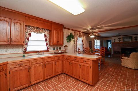 2116 Bertha St, Kannapolis, NC 28083 photo 4