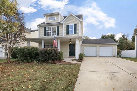 10829 Traders Ct, Davidson, NC 28036 photo 2