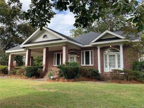 402 Main St S, Bethune, SC 29009 photo 2