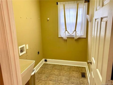 2427 Silverthorne Dr, Monroe, NC 28110 photo 13
