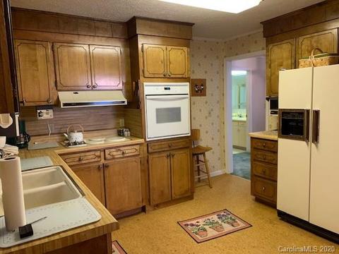 79 Sinclair Ave, Marion, NC 28752 photo 14