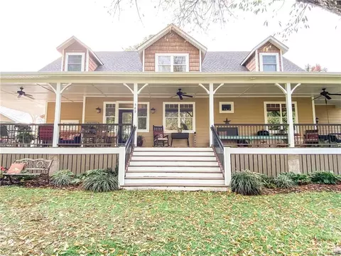 569 Golf Course Rd, Clyde, NC 28721 photo 2