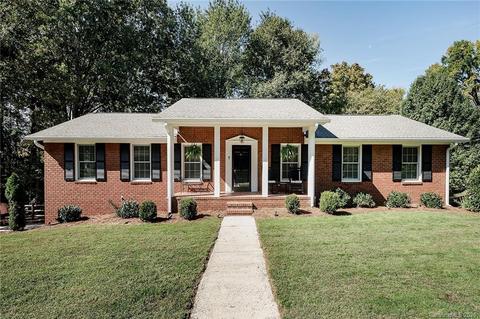 560 Crestside Dr SE, Concord, NC 28025 photo 1