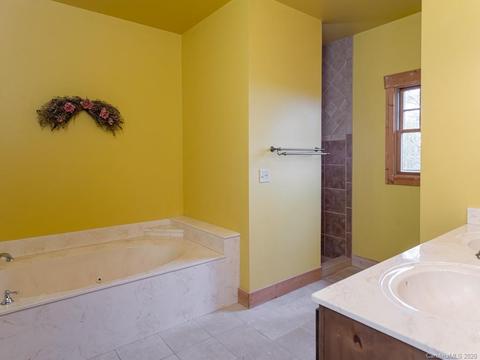 24 Bobcat Ln, Fairview, NC 28730 photo 19