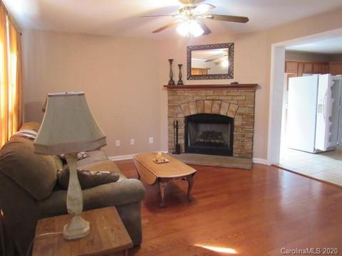 202 Paseos Dr, Cullowhee, NC 28723 photo 5