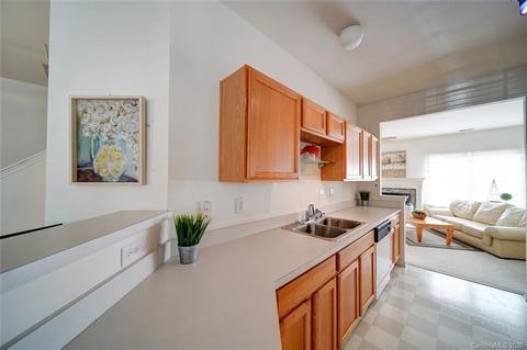 18636 Oakhurst Blvd, Cornelius, NC 28031 photo 9