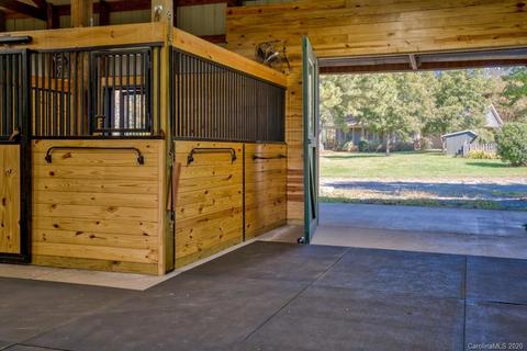 475 Gilbert Rd, Columbus, NC 28722 photo 38