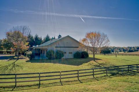 475 Gilbert Rd, Columbus, NC 28722 photo 8