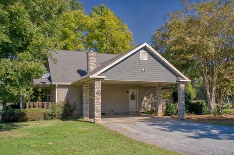 475 Gilbert Rd, Columbus, NC 28722 photo 2