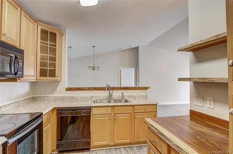 19745 Deer Valley Dr, Cornelius, NC 28031 photo 4