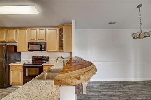 19745 Deer Valley Dr, Cornelius, NC 28031 photo 2