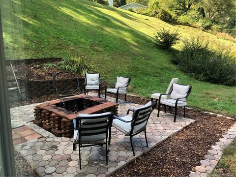 455 Valley Rd, Spruce Pine, NC 28777 photo 9