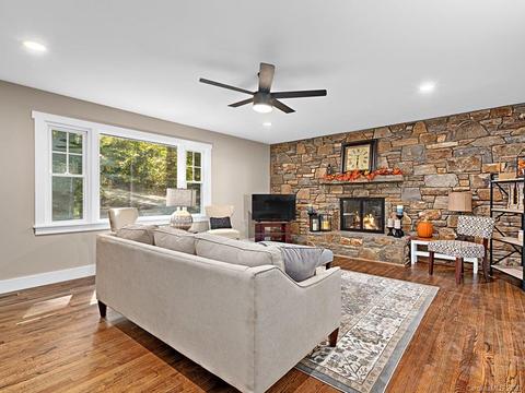 254 Whitaker Rd, Fairview, NC 28730 photo 4