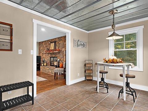 254 Whitaker Rd, Fairview, NC 28730 photo 6