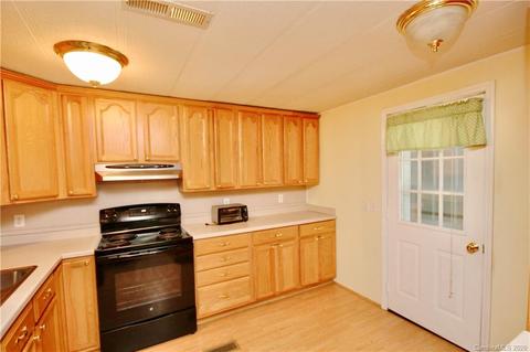 2 Lost Forest Dr, Candler, NC 28715 photo 7
