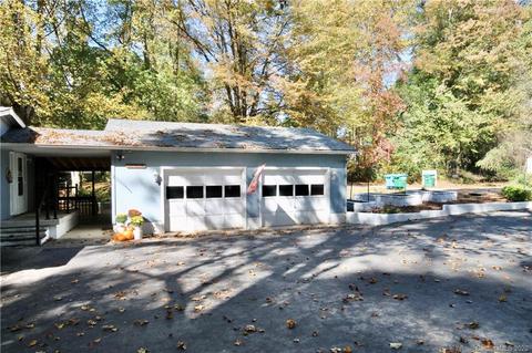 2 Lost Forest Dr, Candler, NC 28715 photo 4
