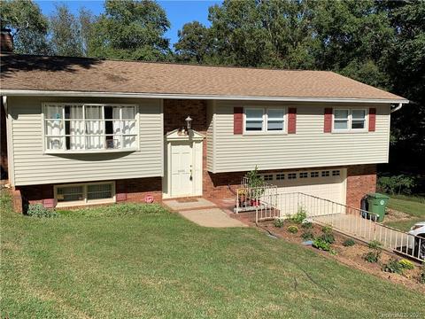 1605 5th St NE, Conover, NC 28613 photo 1