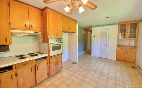 1856 August St, Conover, NC 28613 photo 4