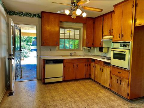 1856 August St, Conover, NC 28613 photo 5