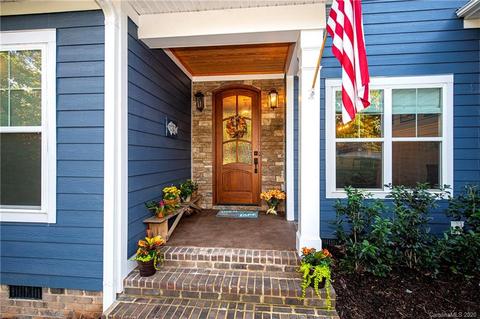 378 Squirrel Ln, Clover, SC 29710 photo 2