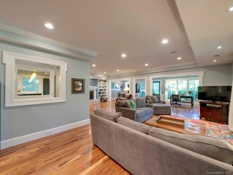 202 Delphia Dr, Brevard, NC 28712 photo 5