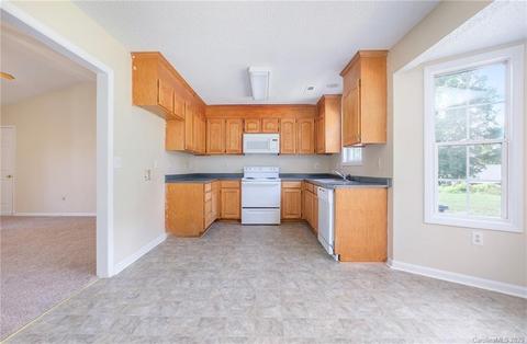 7005 Windsong Way, Wingate, NC 28174 photo 9