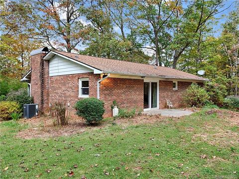 155 Dillow Ln, Brevard, NC 28712 photo 1