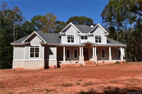 3131 Maple Way Dr, Davidson, NC 28036 photo 1