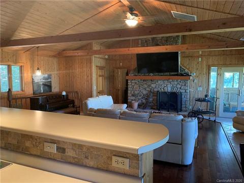 128 Windy Knob Trl, Seven Devils, NC 28604 photo 11
