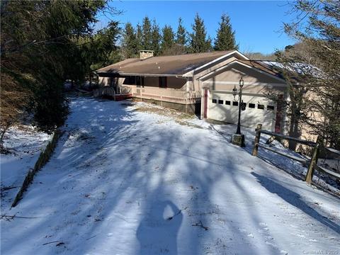128 Windy Knob Trl, Seven Devils, NC 28604 photo 2