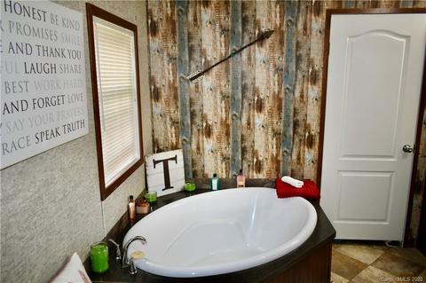 261 Arnold Hl, Sylva, NC 28779 photo 9