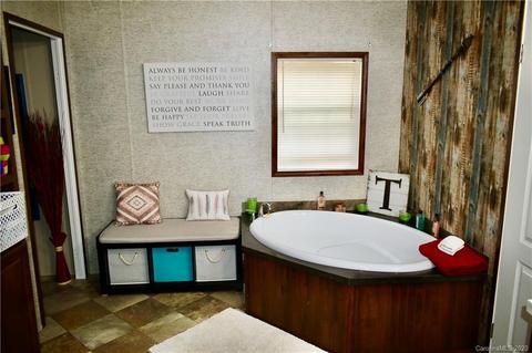 261 Arnold Hl, Sylva, NC 28779 photo 8