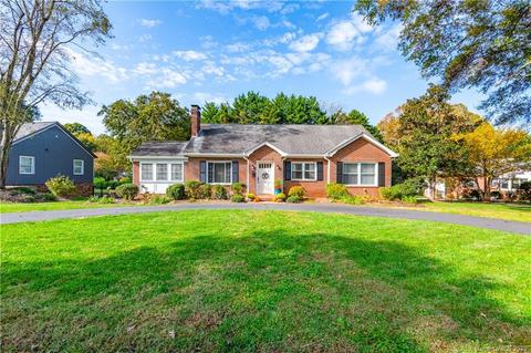 731 9th St NW, Hickory, NC 28601 photo 1