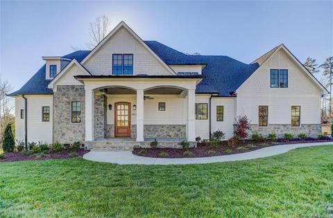18122 Bear Track Dr, Davidson, NC 28036 photo 1