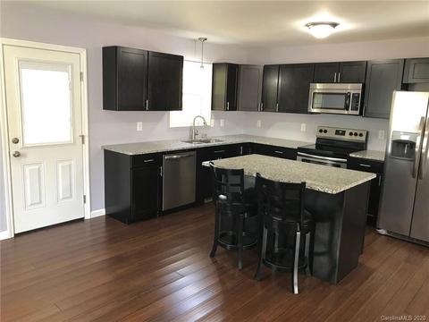 108 Serenity Ln, Hickory, NC 28601 photo 2