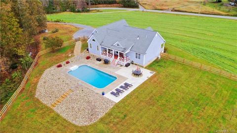 783 Big Level Rd, Mill Spring, NC 28756 photo 2