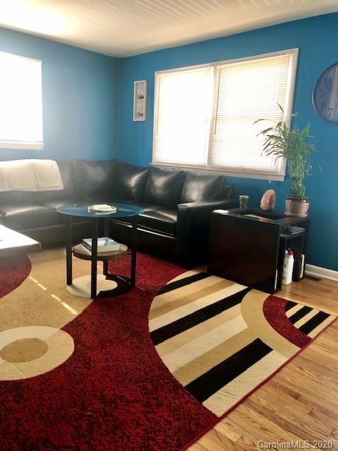 940 32nd St NE, Conover, NC 28613 photo 4