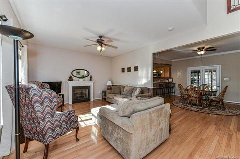 9104 Pitcairn Dr, Tega Cay, SC 29708 photo 4