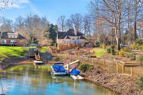 20019 Chapel Point Ln, Cornelius, NC 28031 photo 1