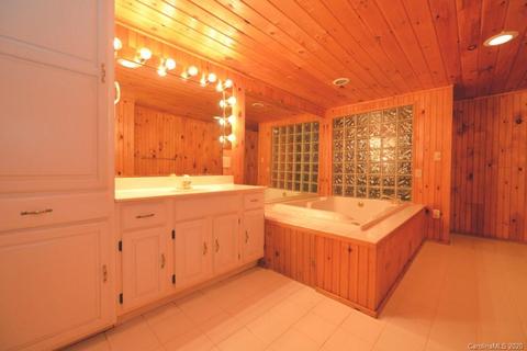597 Savannah Dr, Sylva, NC 28779 photo 5