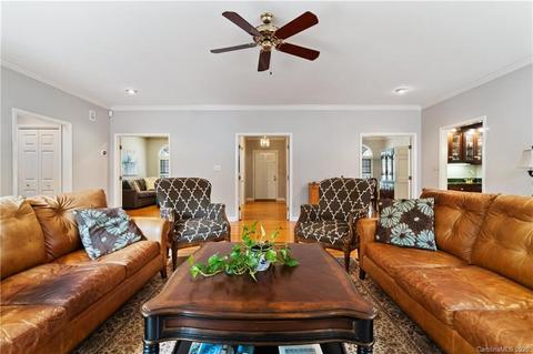 326 41st Avenue Pl NW, Hickory, NC 28601 photo 9