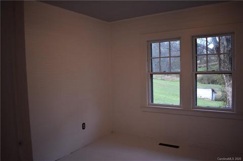 1065 Upper White Oak Rd, Marshall, NC 28753 photo 15