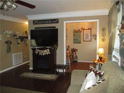 3003 Setters Ln, Lancaster, SC 29720 photo 2