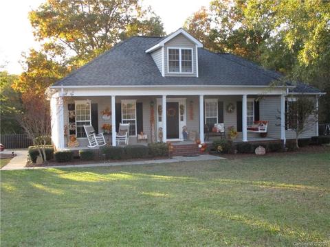 3003 Setters Ln, Lancaster, SC 29720 photo 1