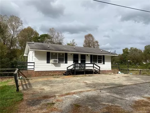 660 Taylor Dr, Lancaster, SC 29720 photo 5