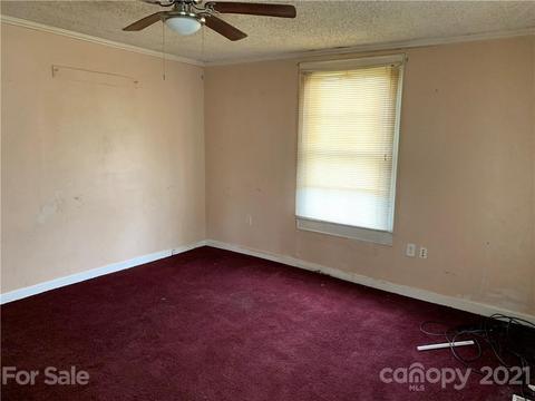 209 School St, Marion, NC 28752 photo 2
