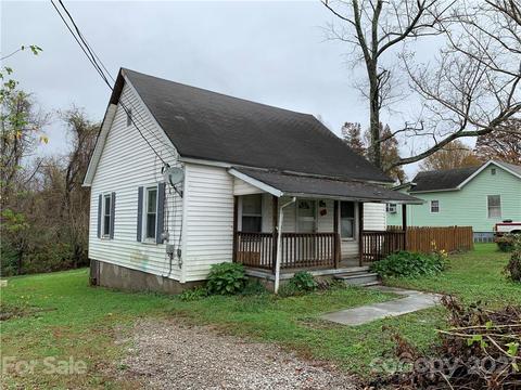 209 School St, Marion, NC 28752 photo 1