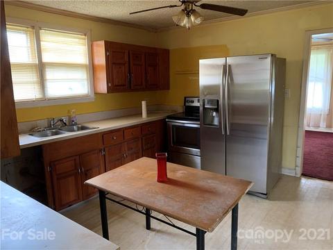 209 School St, Marion, NC 28752 photo 9